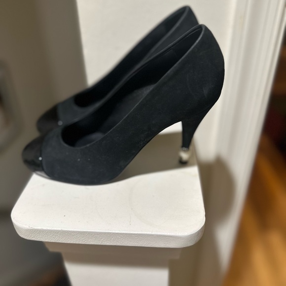 Chanel pearl pumps - Picture 2 of 4